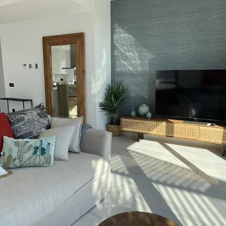 Luxury Sea View Penthouse By United Renters Apartamento *