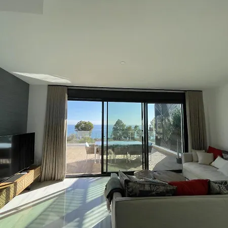 Luxury Sea View Penthouse By United Renters