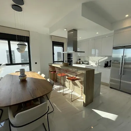 Luxury Sea View Penthouse By United Renters Apartment *