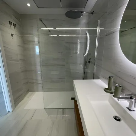Luxury Sea View Penthouse By United Renters *