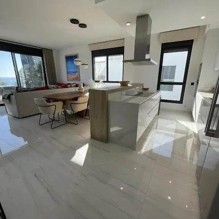 Luxury Sea View Penthouse By United Renters