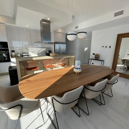 Luxury Sea View Penthouse By United Renters *