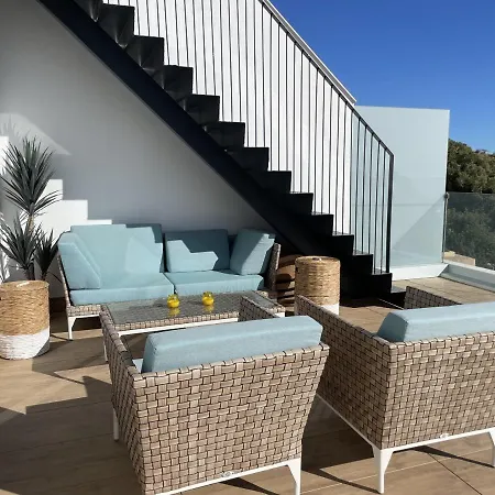 Luxury Sea View Penthouse By United Renters Apartment